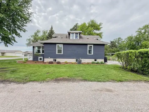1316 W Fairview Avenue Olivia MN 56277