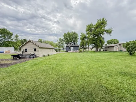 1316 W Fairview Avenue Olivia MN 56277