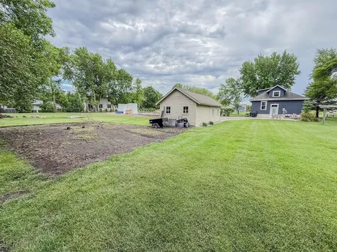 1316 W Fairview Avenue Olivia MN 56277