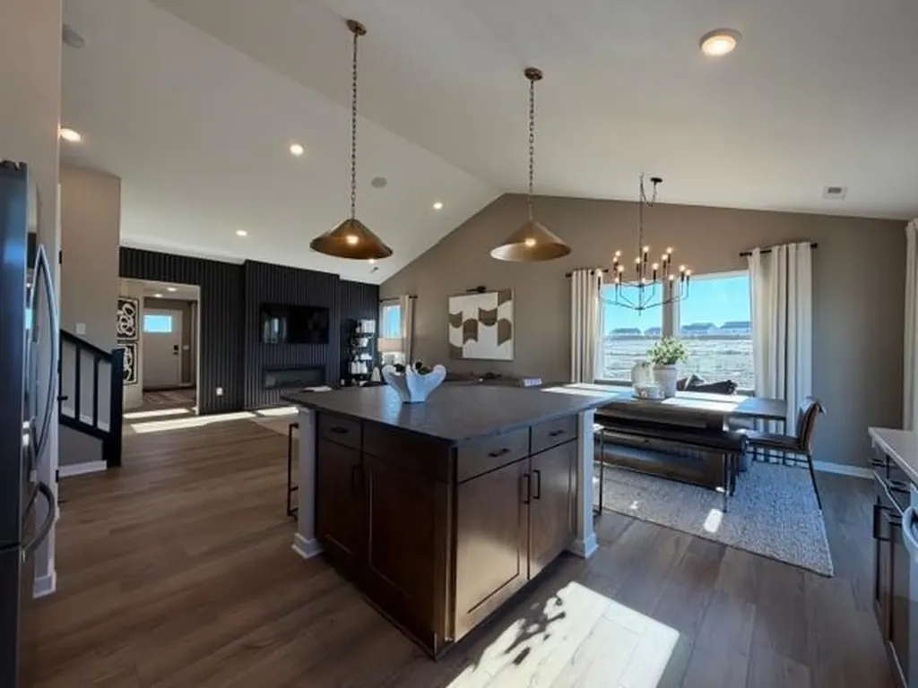 1649 Lund Way Shakopee MN 55379
