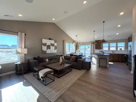 1649 Lund Way Shakopee MN 55379