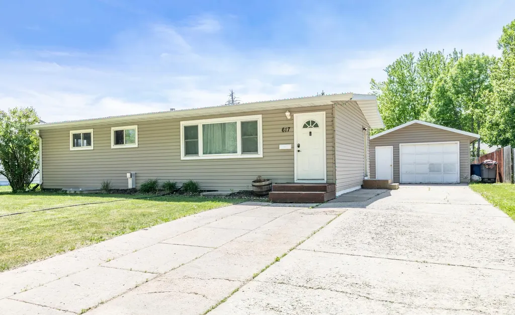 617 Cedar Lane Moorhead MN 56560