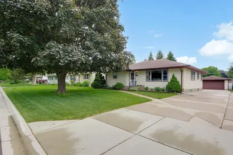 300 Edith Drive West Saint Paul MN 55118