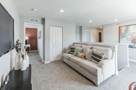 17081 Draper Way Lakeville MN 55044