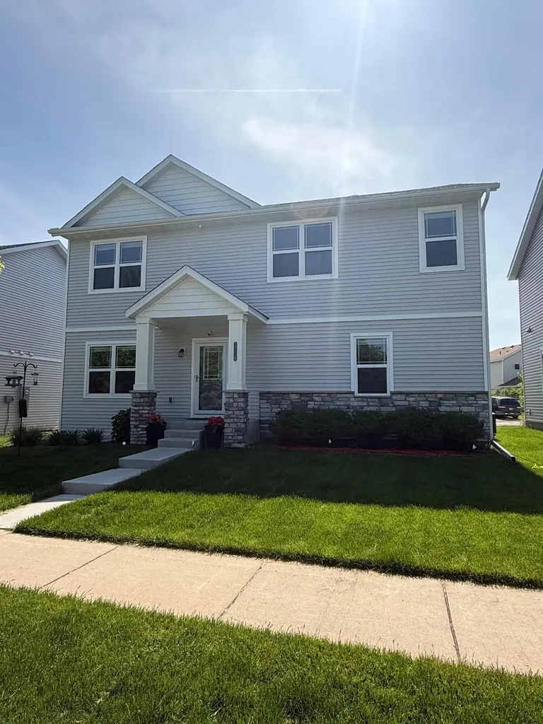 3006 Hemingway Drive Chaska MN 55318