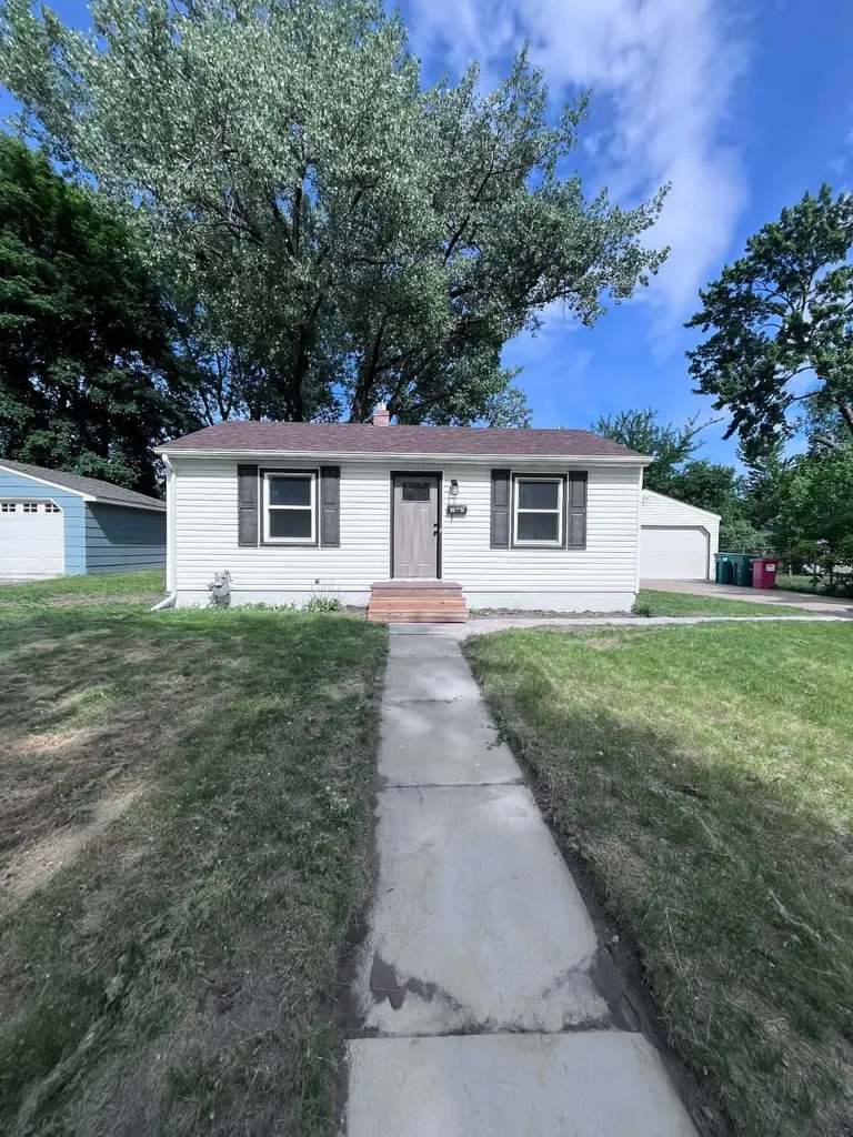 8325 3rd Avenue S Bloomington MN 55420