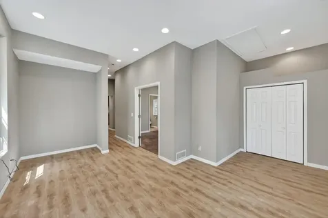 869 Desoto Street Saint Paul MN 55130