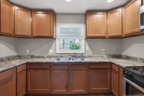 869 Desoto Street Saint Paul MN 55130