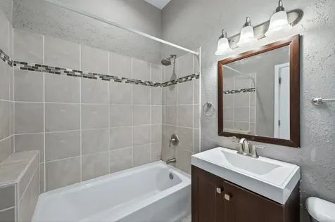 869 Desoto Street Saint Paul MN 55130
