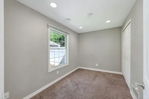 869 Desoto Street Saint Paul MN 55130
