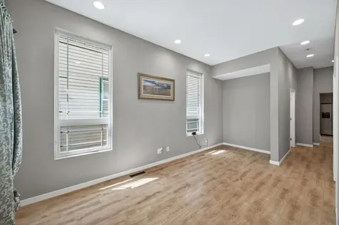 869 Desoto Street Saint Paul MN 55130