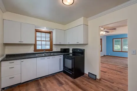 705 N Carver Street Winthrop MN 55396