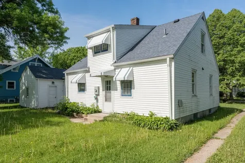 705 N Carver Street Winthrop MN 55396
