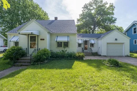 705 N Carver Street Winthrop MN 55396