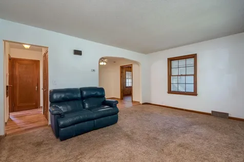 705 N Carver Street Winthrop MN 55396