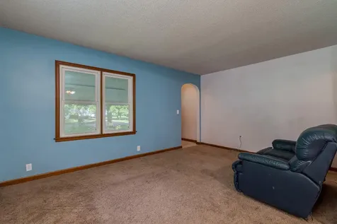 705 N Carver Street Winthrop MN 55396