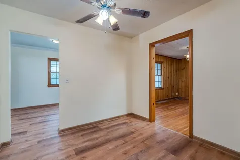 705 N Carver Street Winthrop MN 55396