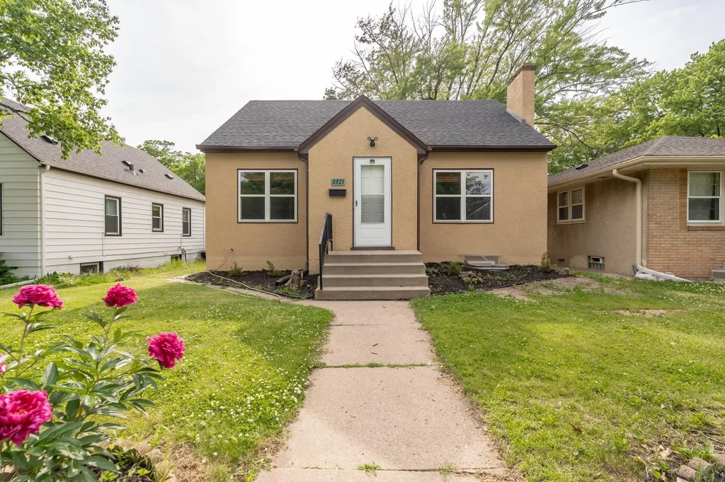 3321 Beard Avenue N Robbinsdale MN 55422