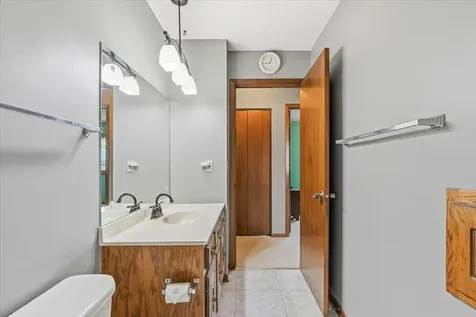 907 California Avenue W Saint Paul MN 55117