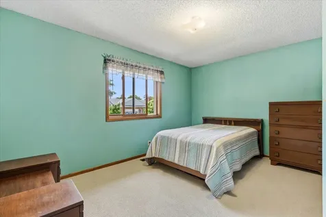 907 California Avenue W Saint Paul MN 55117