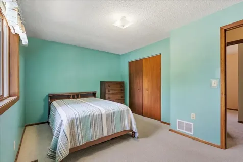 907 California Avenue W Saint Paul MN 55117