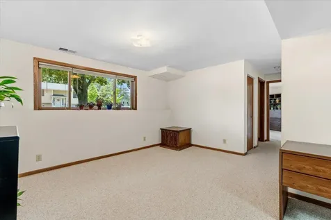 907 California Avenue W Saint Paul MN 55117