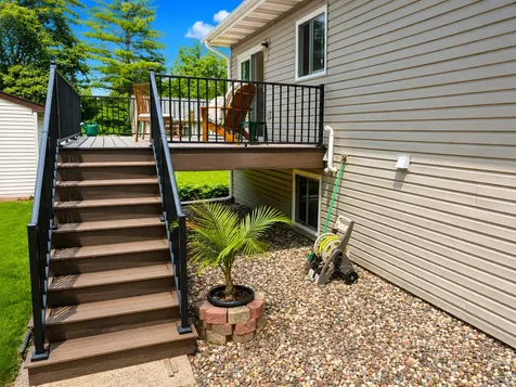 907 California Avenue W Saint Paul MN 55117