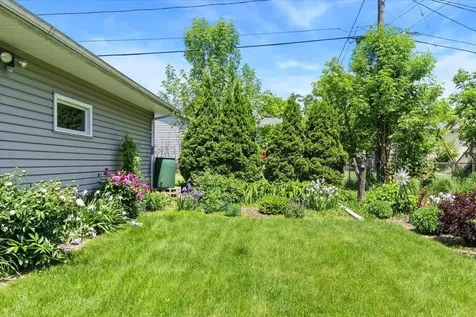907 California Avenue W Saint Paul MN 55117