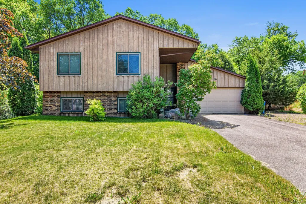 1809 W 138th Street Burnsville MN 55337