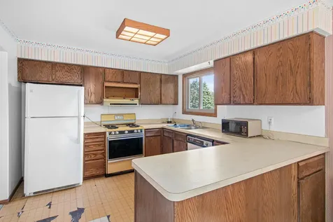 1809 W 138th Street Burnsville MN 55337