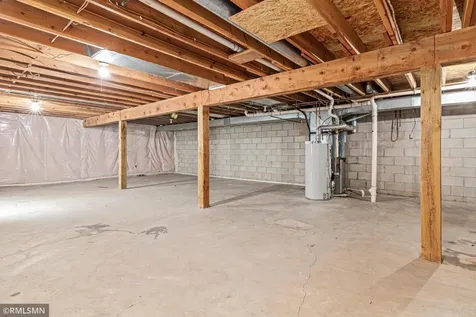 1906 Tuenge Drive Stillwater MN 55082