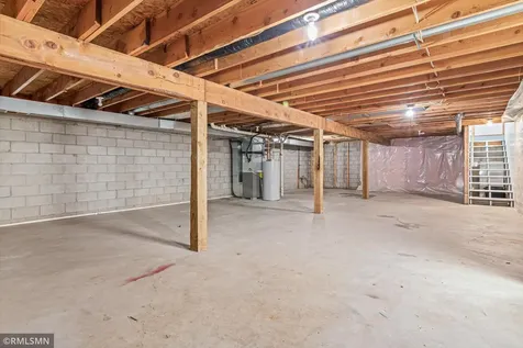 1906 Tuenge Drive Stillwater MN 55082