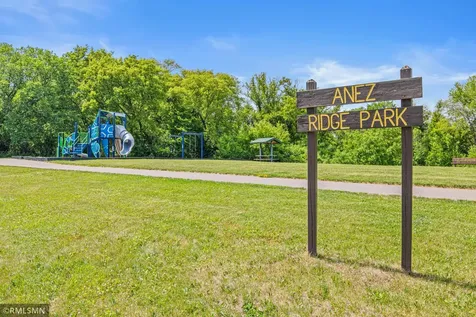 1906 Tuenge Drive Stillwater MN 55082