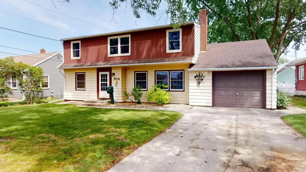 904 Clausen Avenue Albert Lea MN 56007