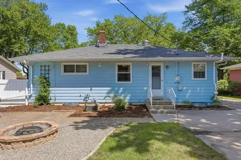 222 24th Avenue N Fargo ND 58102