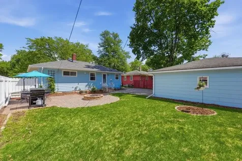 222 24th Avenue N Fargo ND 58102