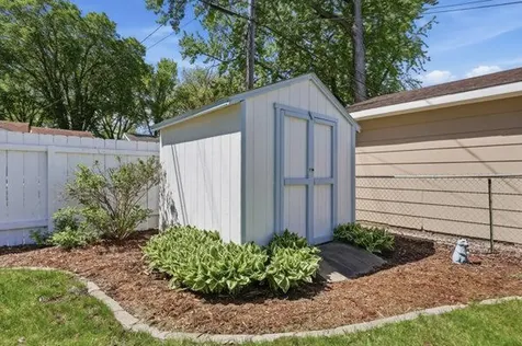 222 24th Avenue N Fargo ND 58102