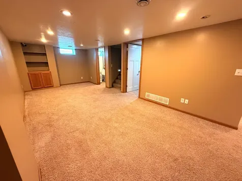 1640 Montana Avenue E Saint Paul MN 55106