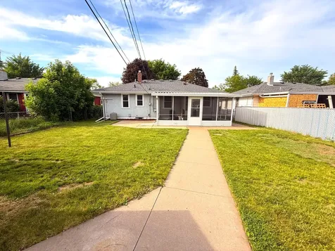 1640 Montana Avenue E Saint Paul MN 55106