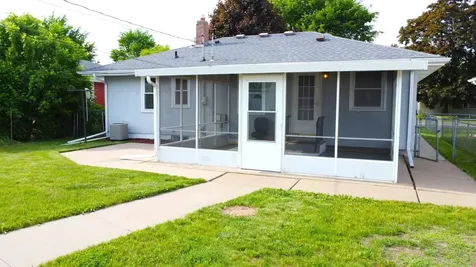 1640 Montana Avenue E Saint Paul MN 55106