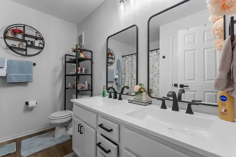 4652 Woodland Avenue Shakopee MN 55379