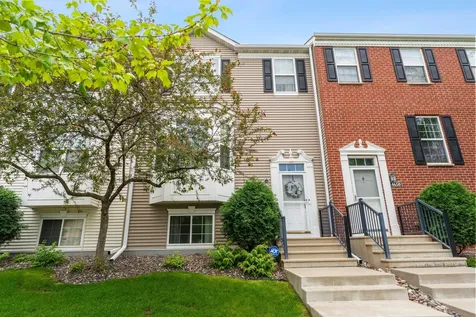 4652 Woodland Avenue Shakopee MN 55379