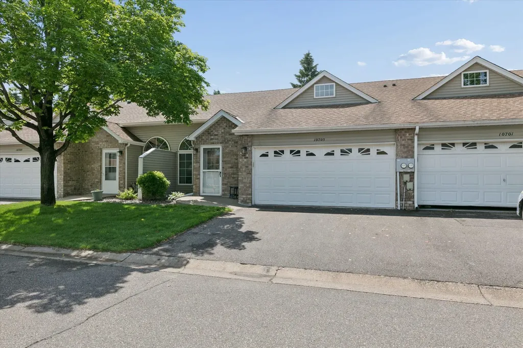 10705 Quince Street NW Coon Rapids MN 55433