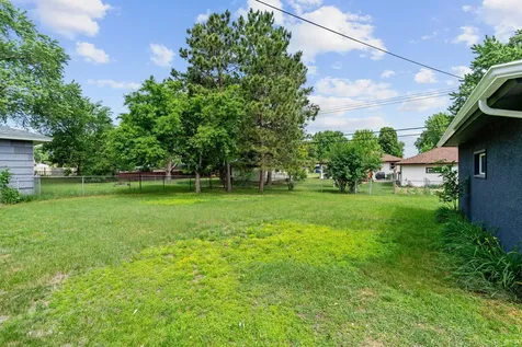 3500 72nd Avenue N Brooklyn Center MN 55429