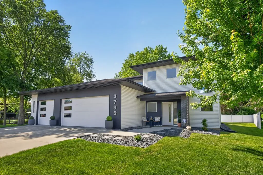 3795 Stone Point Drive NE Rochester MN 55906