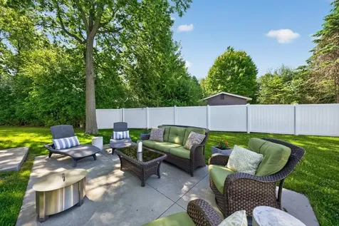 3795 Stone Point Drive NE Rochester MN 55906