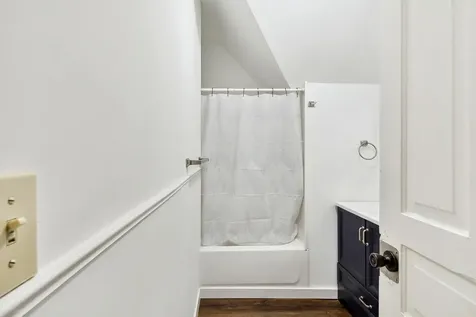 303 W 4th Street Duluth MN 55806