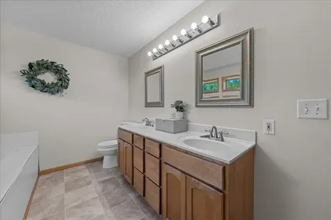 17672 Kettering Trail Lakeville MN 55044