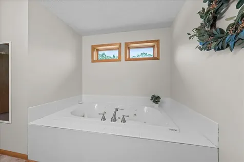 17672 Kettering Trail Lakeville MN 55044