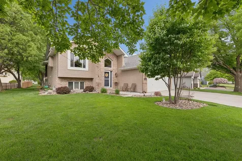 9039 Vickors Crossing Brooklyn Park MN 55443
